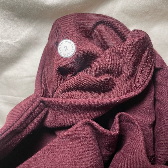 Lululemon Align Cropped Joggers - Picture 3 of 10